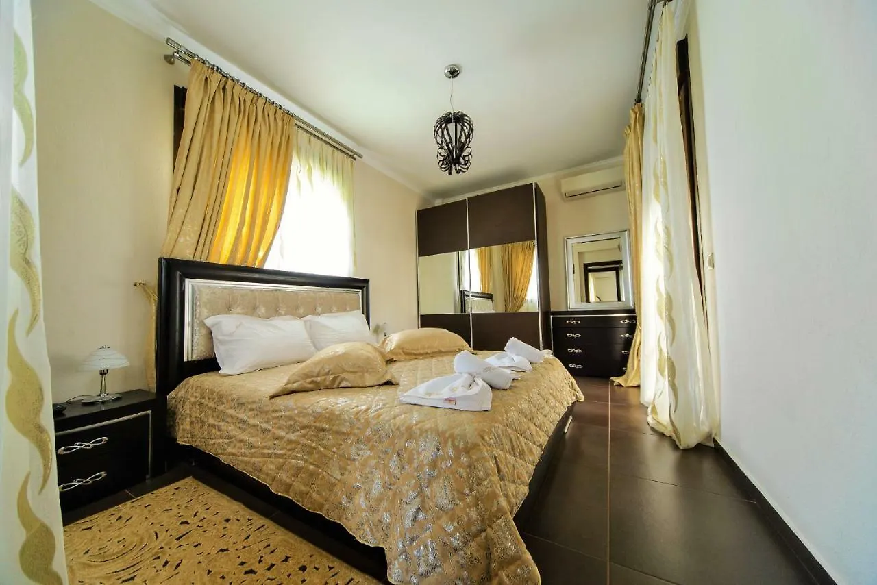 Villas Hanioti